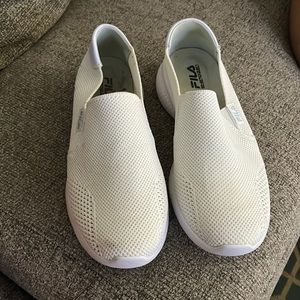 Fila slip on sneakers white size 7 worn a couple times